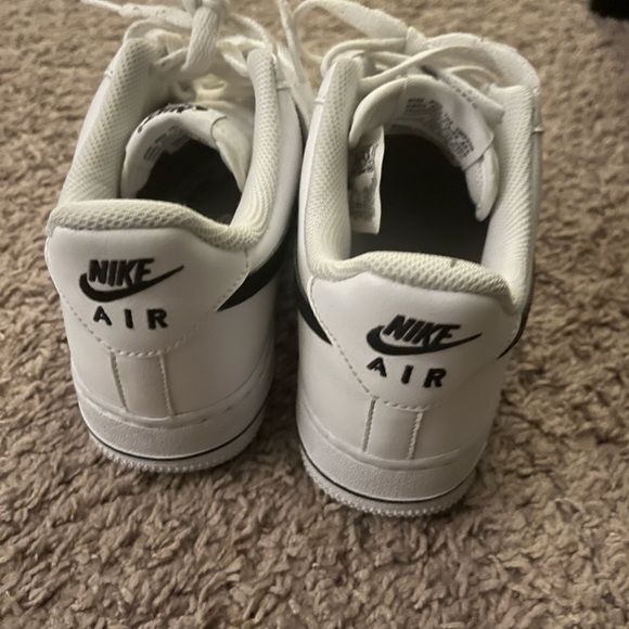 Air Force 1 - Picture 4 of 5